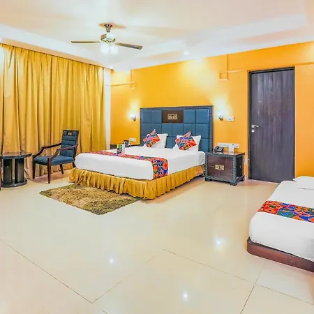 Fabhotel Royal Mirage With Pool & Gym - Nr Candolim Beach Exterior photo